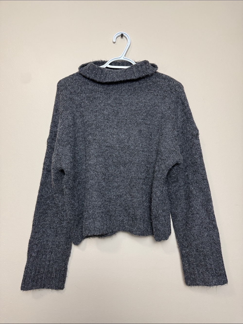 Anthropologie Pilcro Cozy Charcoal Cropped Women's Sweater size M